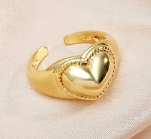 Load image into Gallery viewer, Chunky Heart Ring