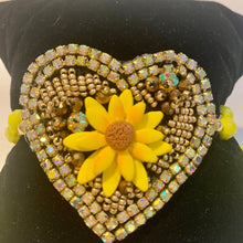 Load image into Gallery viewer, SUNFLOWER HEART BRACELET