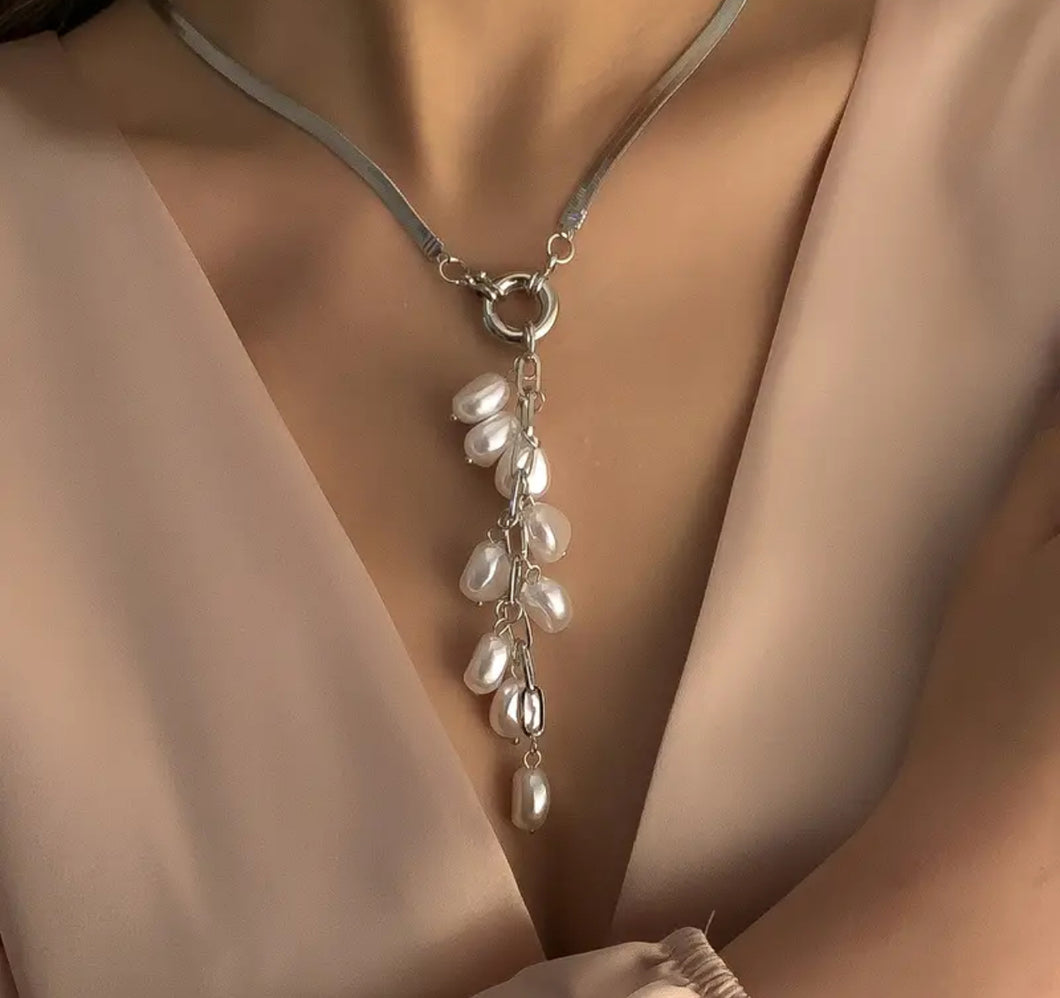 Zeta Silver n Pearl Necklace