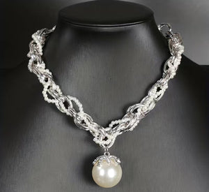 Lala Pearl Silver Necklace