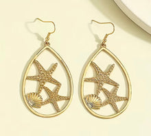 Load image into Gallery viewer, Golden Starfish Earrings