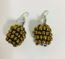 Load image into Gallery viewer, Pineapple Dangle Bead Earring