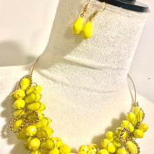 Load image into Gallery viewer, YELLOW BUTTERFLY CHOCKER SET