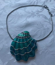 Load image into Gallery viewer, SEA SHELL NECKLACE