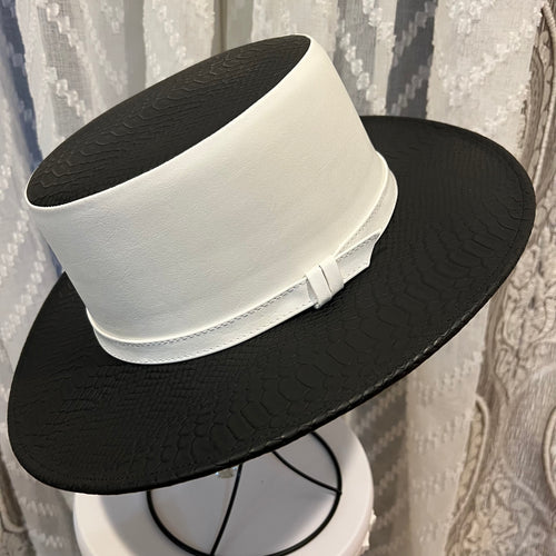 Black and White Argentinian Style Hat