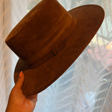 Load image into Gallery viewer, ARGENTINA BROWN SUEDE FEDORA