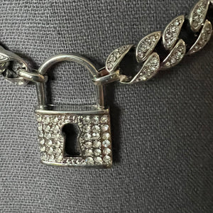 Silver Lock necklace set