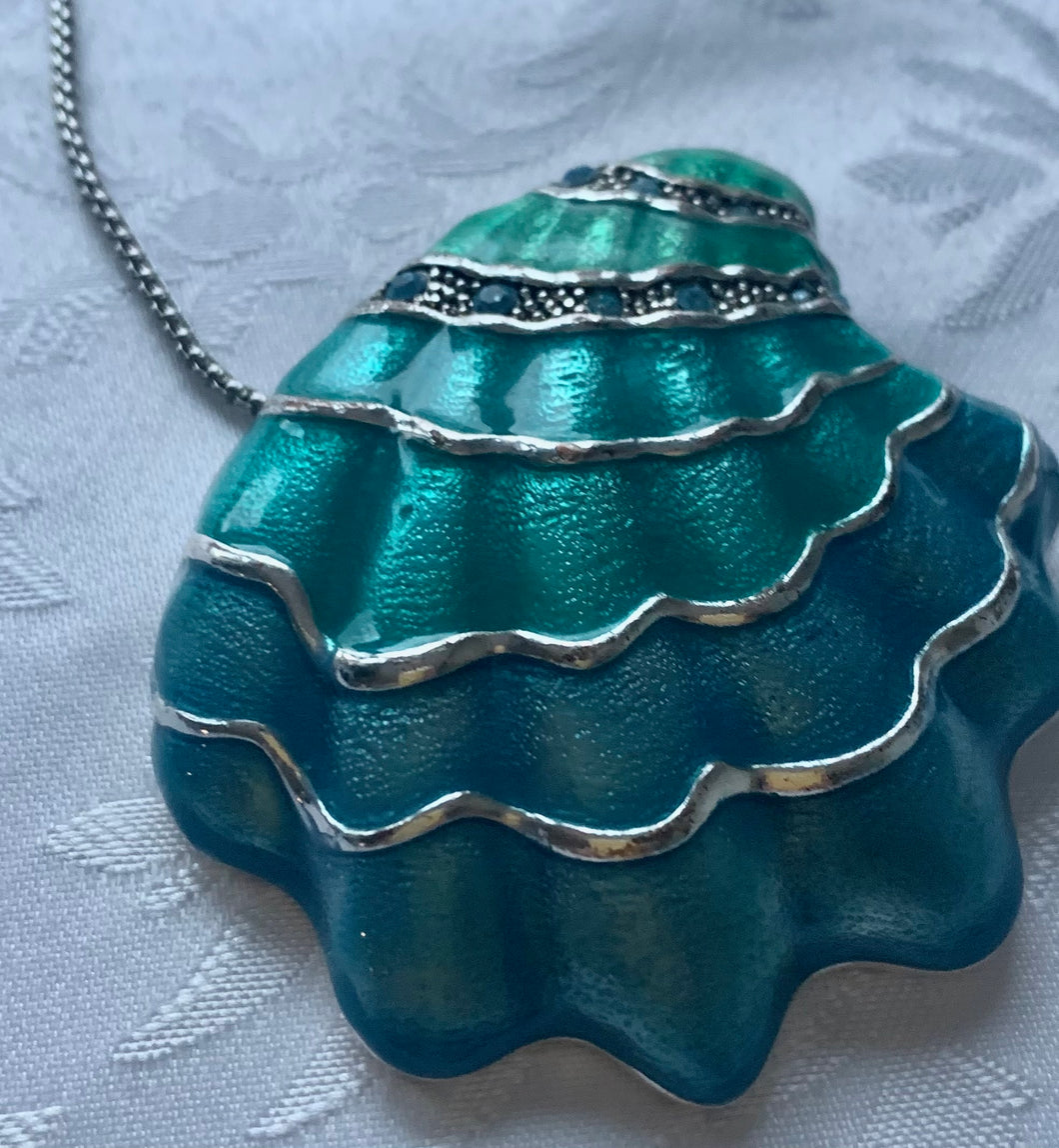 SEA SHELL NECKLACE