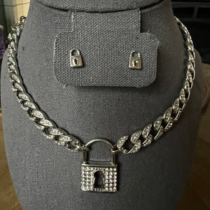 Silver Lock necklace set